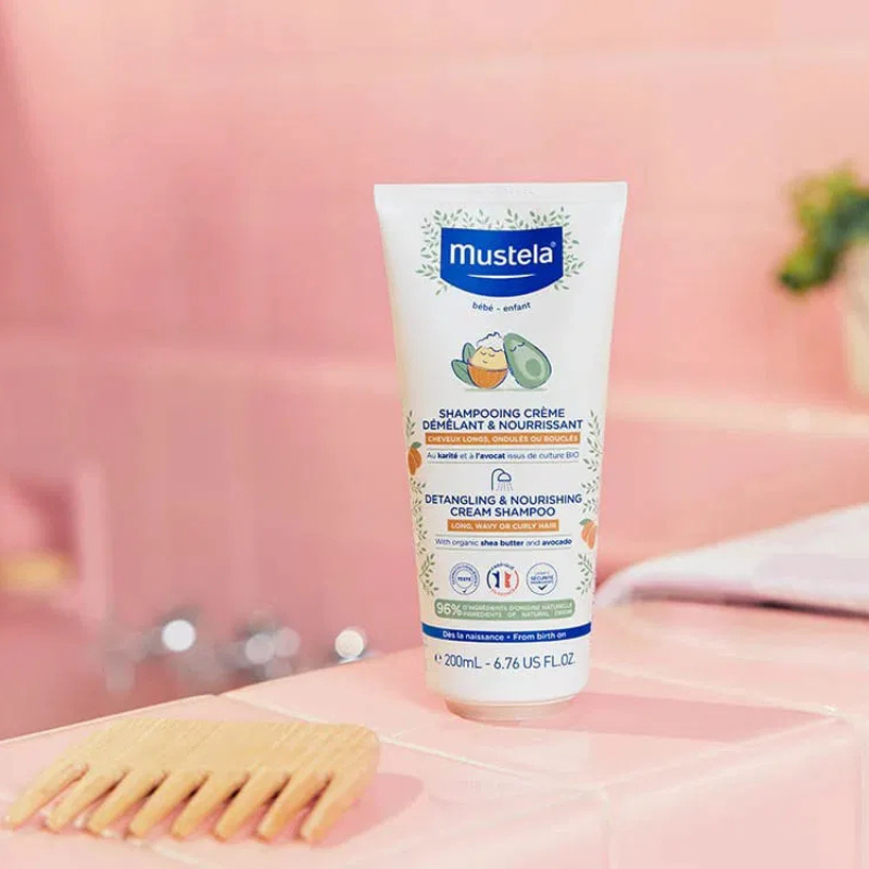 Mustela Shampooing Crème Démêlant et Nourrissant Cheveux Bouclés 200ml