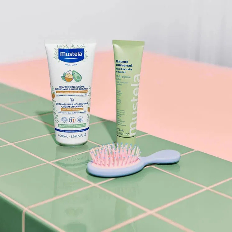 Mustela Shampooing Crème Démêlant et Nourrissant Cheveux Bouclés 200ml