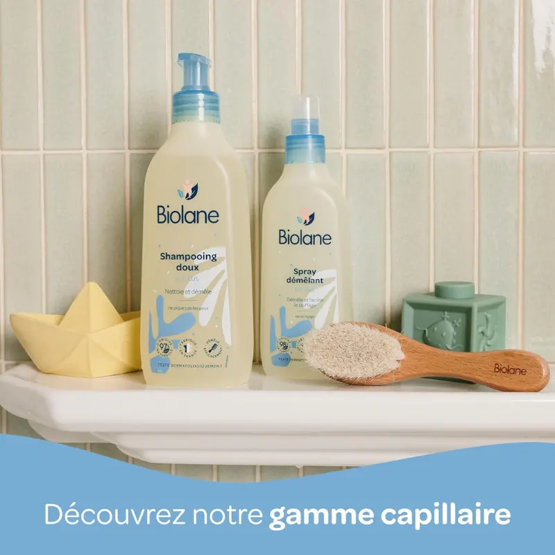 BIOLANE Shampoing Doux Bébé 350ml Nettoie et Démêle les Cheveux – 97% d’Origine Naturelle