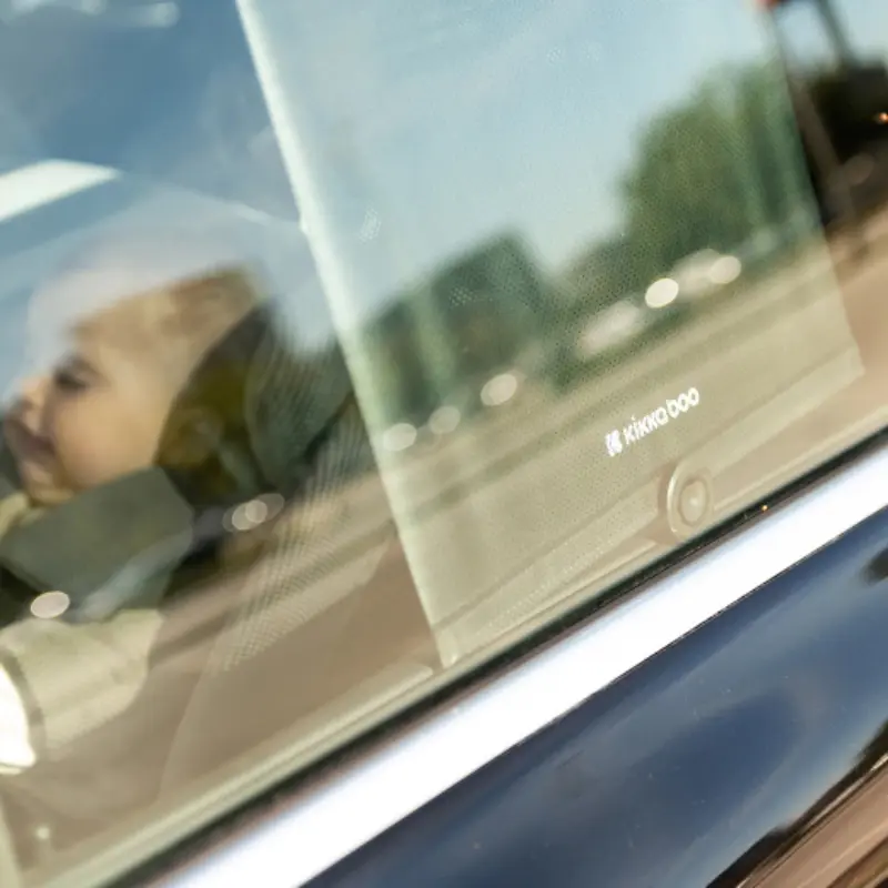Lot de 2 Pare-Soleils Voiture Enroulables Avec Ventouses – KikkaBoo