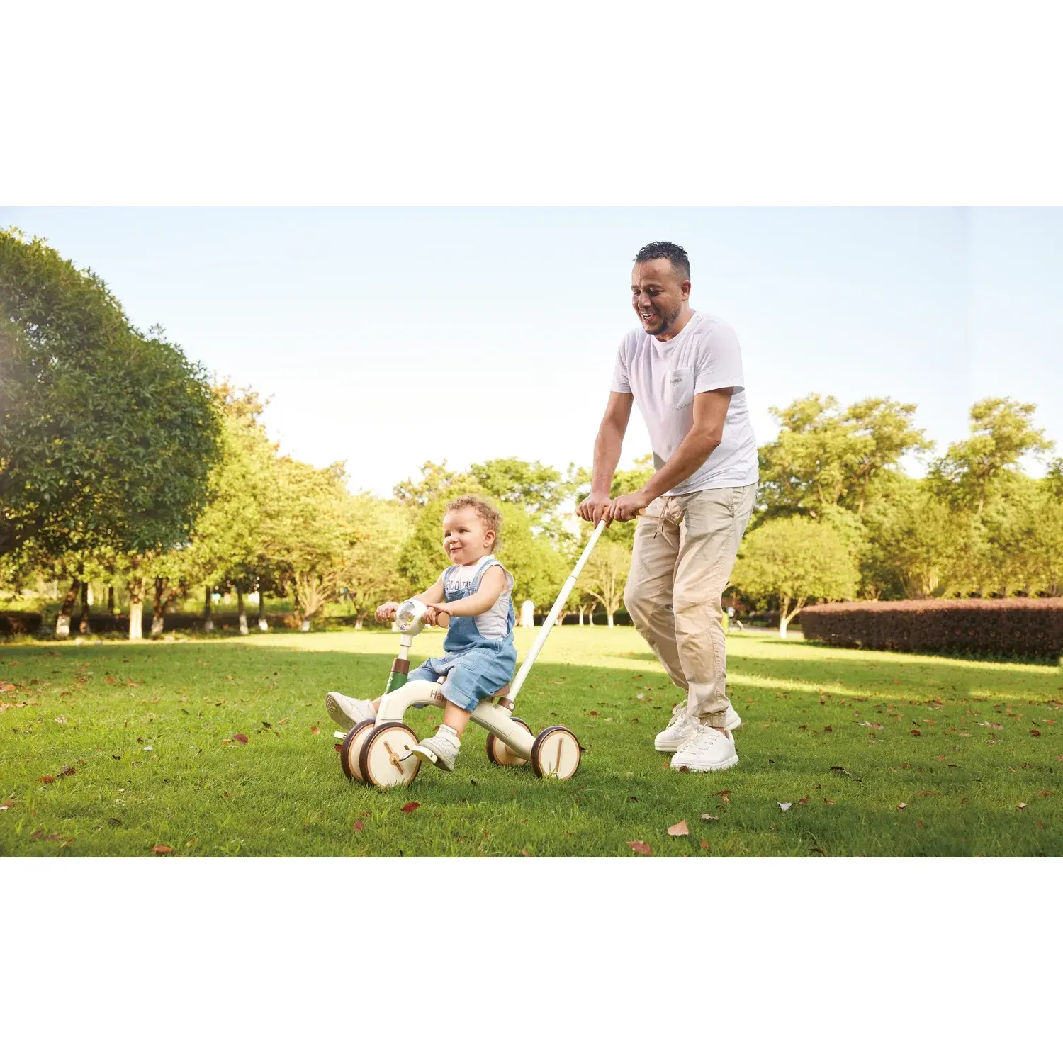 Tricycle pour tout-petits réglable étape par étape