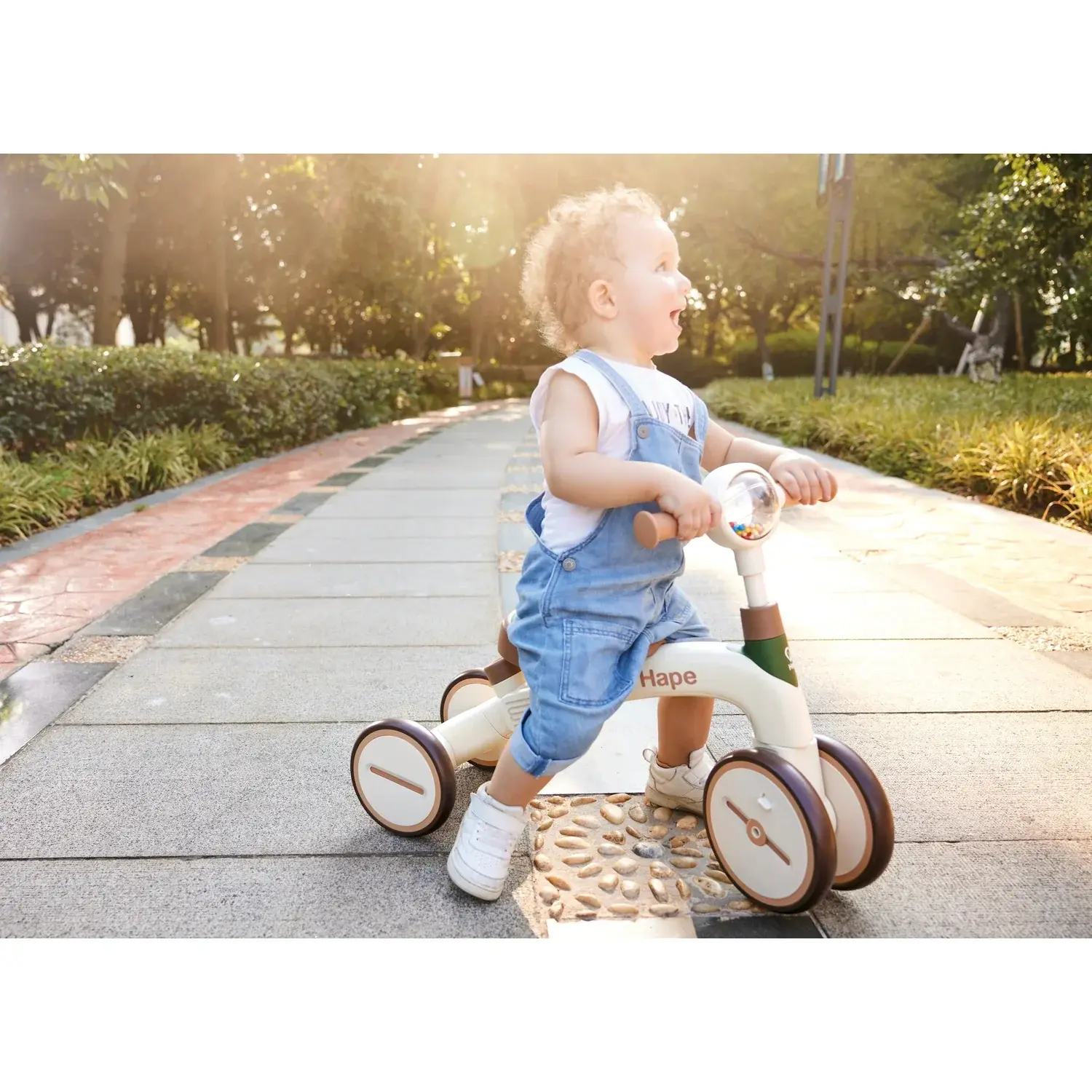 Tricycle pour tout-petits réglable étape par étape
